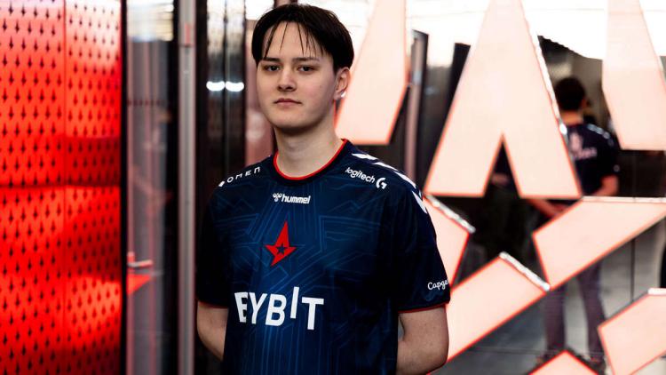 farlig liittyi Astralis