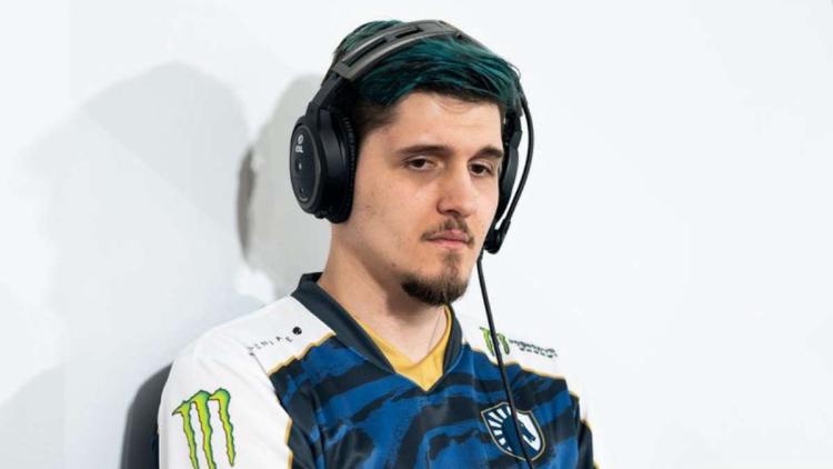 Silence eroutui päävalmentajan tehtävästä Team Liquid ja lopetti uransa