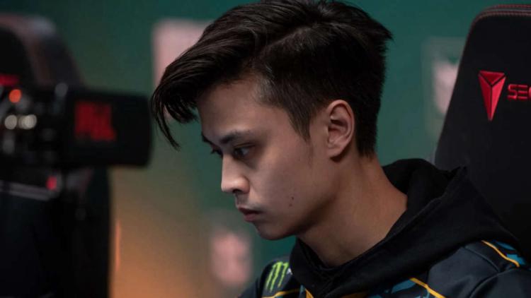 Richard Lewis puhui tilanteesta noin Stewie 2K