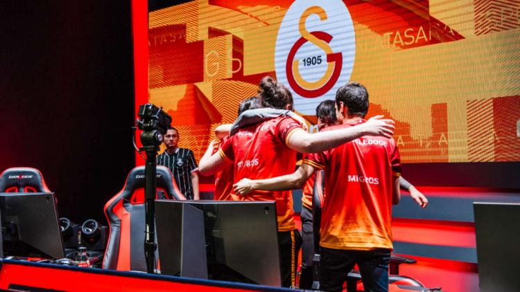 Galatasaray Esports ja Fenerbah ç e Esports peruuttivat kokoonpanot joukkueelle League of Legends