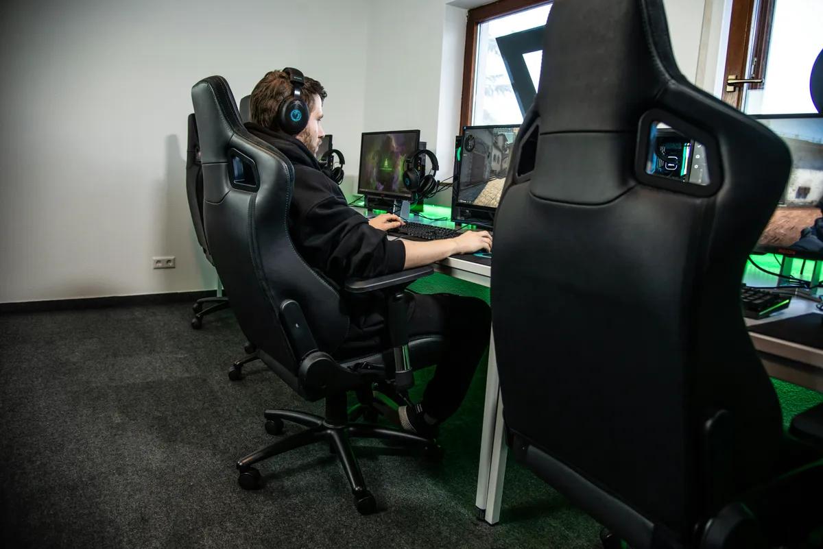 Kauanko kestää, kunnes suurilla Esports-titteleillä on brändättyjä kolikkopelejä?