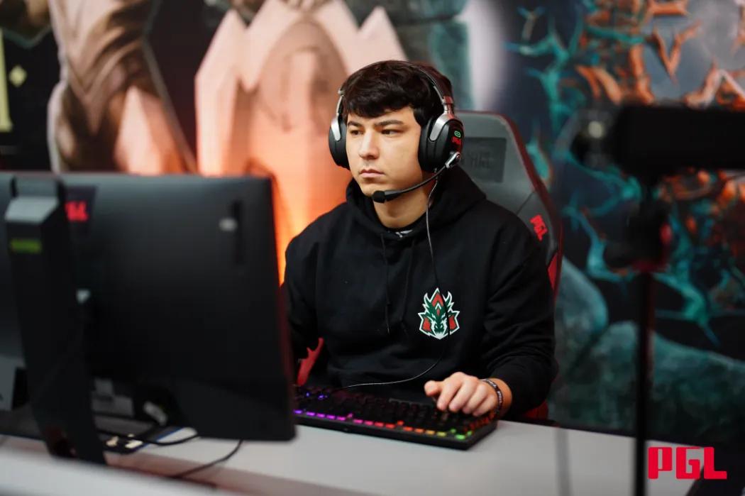 SoNNeikO kokoaa uuden Dota 2 -joukkueen: Team Tea