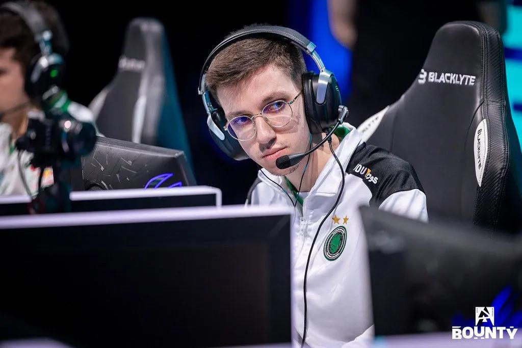 Muutoksia Team Falconsissa: karrigan korvaa kyxsanin