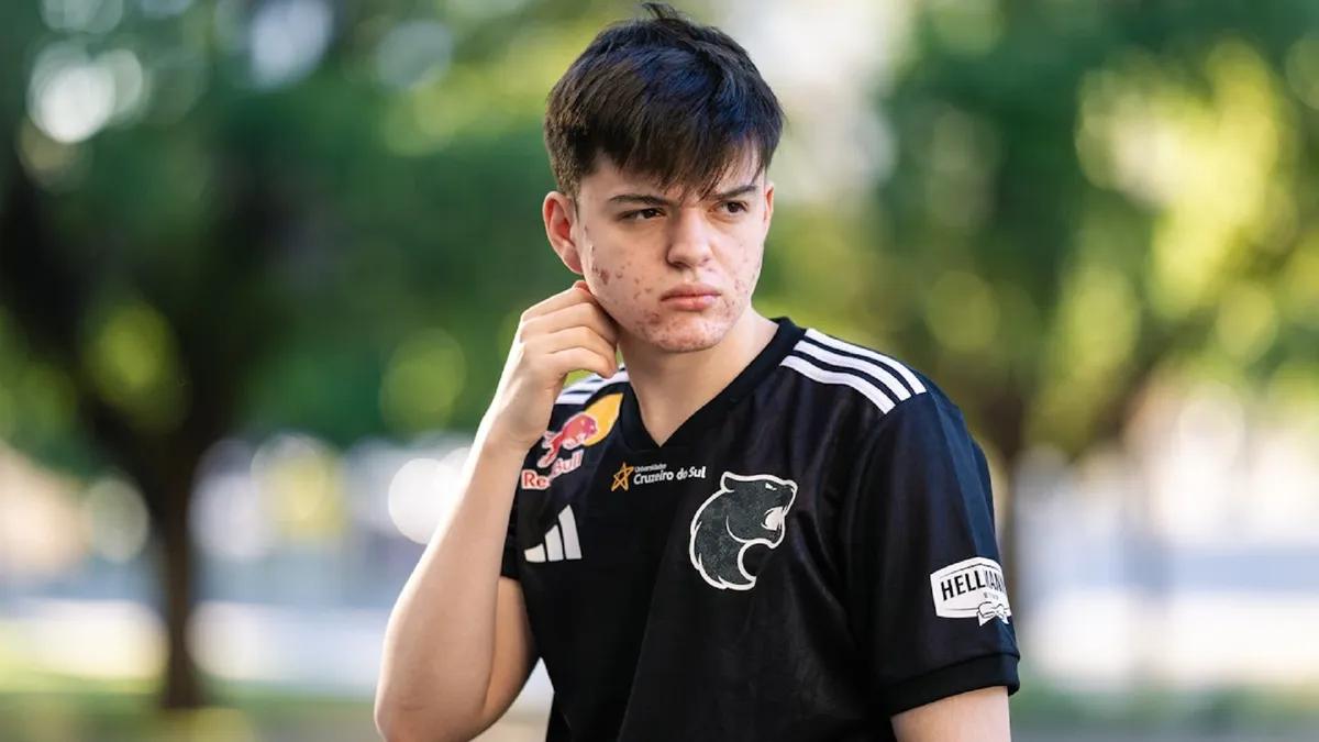 molodoy on Snickersin suurlähettiläs Kazakstanissa