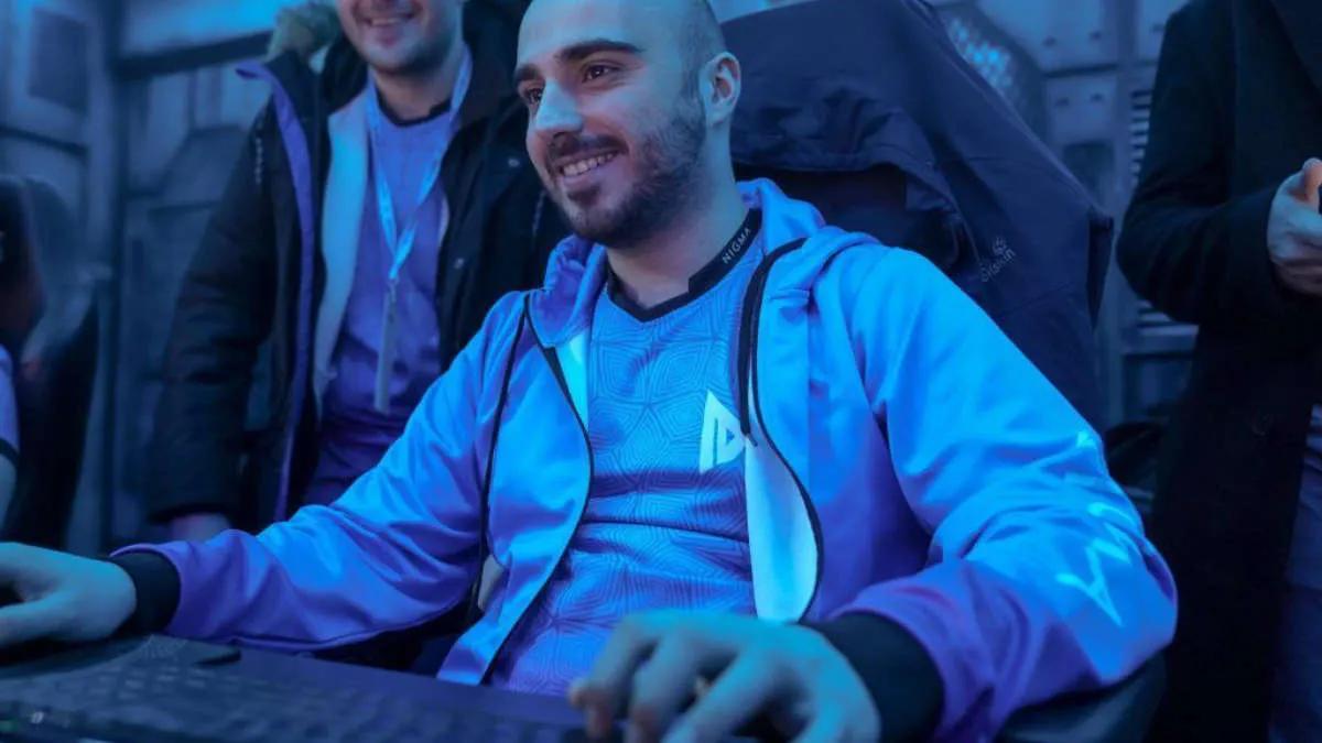 KuroKy pelasi 121 sankaria virallisissa otteluissa. Pian hänen pisteensä on 122