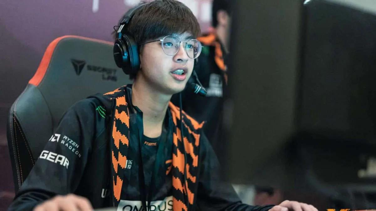 23 savage oli ensimmäinen pelaaja pelissä Dota 2, joka saavutti 13 000 MMR