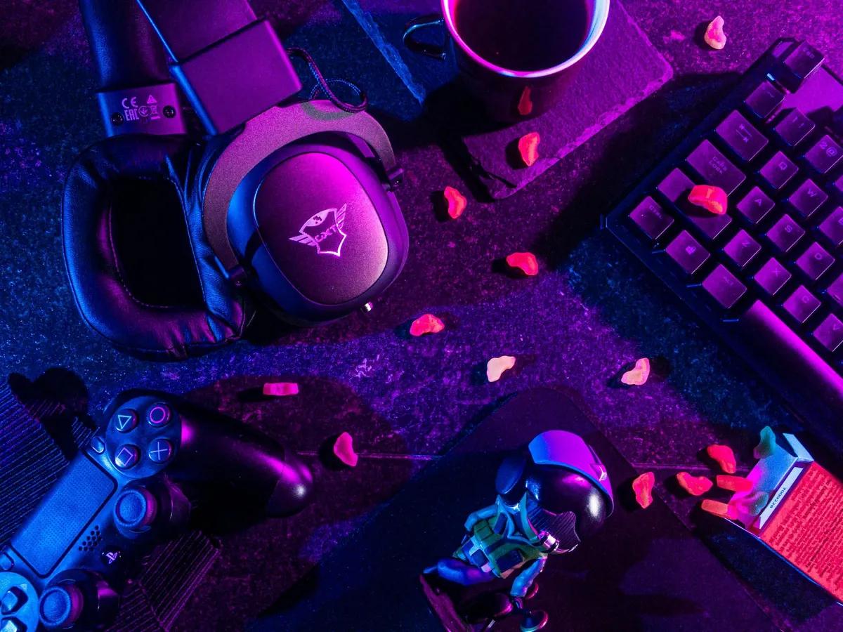 Kuuluisia esportsmiehiä, jotka yhdistävät esportsin ja koulutuksen toisiinsa