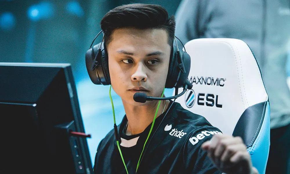 CS2-skandaali: Stewie2k:ta syytetään pelaajan rahan ja harvinaisten skinien huijaamisesta