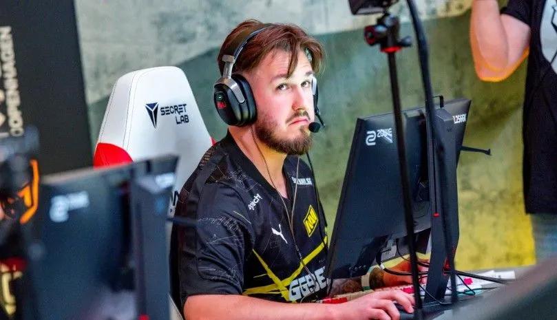 Vitality valitsee vapaana olevan pelaajan jL:n sijaiseksi kahteen syksyn tapahtumaan