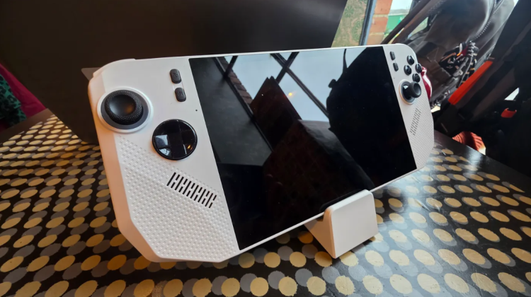 MSI:n Claw A8 BZ2EM laskeutuu kilpailijoiden väliin ilman, että se muuttaa kenttäsuuntaa 2